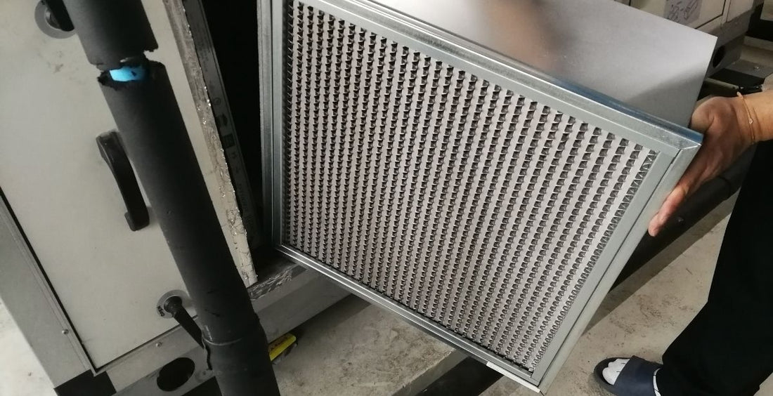 WHAT IS A HEPA FILTER AND HOW DOES IT WORK?
